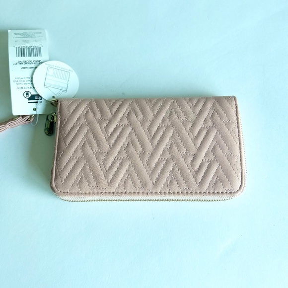 New Adrienne Vittadini Pink Leather Zip Around Wallet - Picture 8 of 16